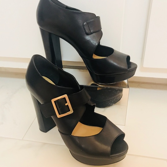 🔥Sexy. Heels. 🔥Pumps. 8. 🔥Michael Kors. Black🔥 - Picture 1 of 7